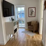 F27-1 3 People, 3 Bedrooms, Fully Furnished *