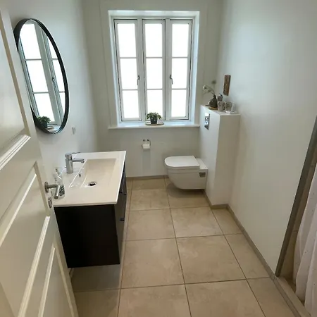 F27-1 3 People, 3 Bedrooms, Fully Furnished Aalbor