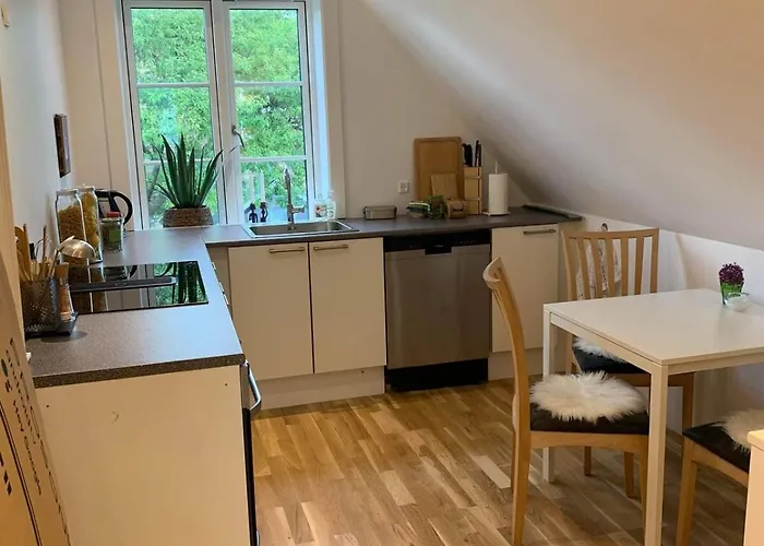 F27-1 3 People, 3 Bedrooms, Fully Furnished * Aalborg